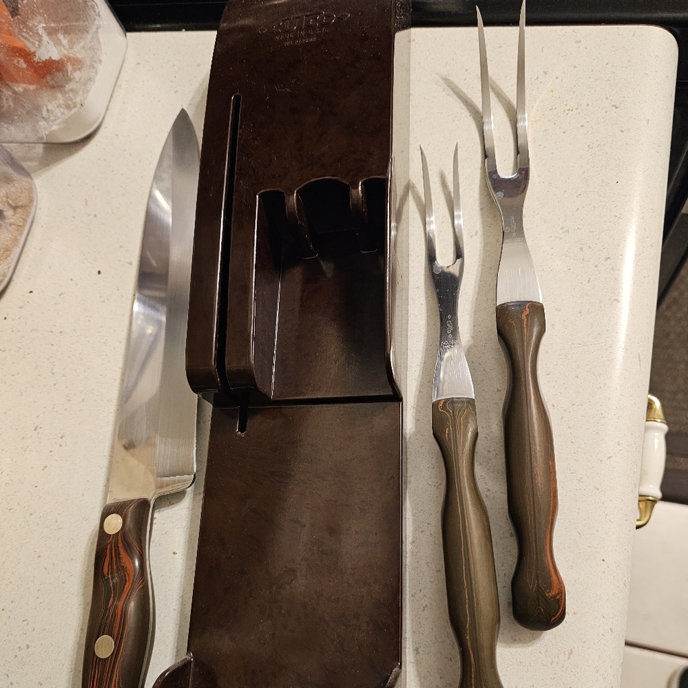 Cutco Carving Set with holder